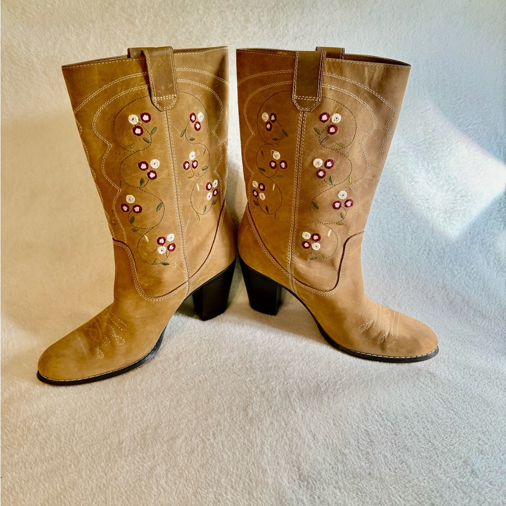 Seychelles Tan Leather Flower Embroidered Pointed Toe Dress Cowboy Boots